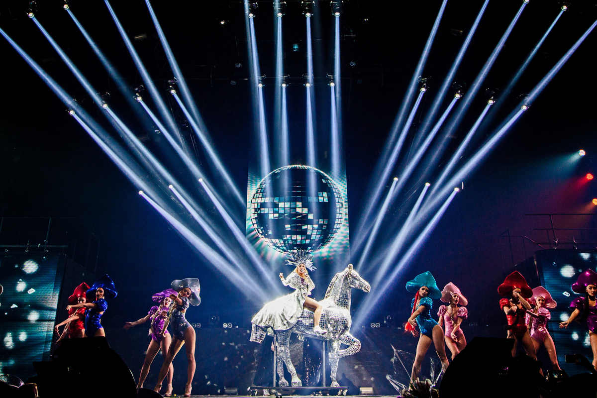 Шоу оли. Оля полякова новые концерты. Солнечная королева. Оля полякова концерт королева ночи. Оля полякова королева ночи.